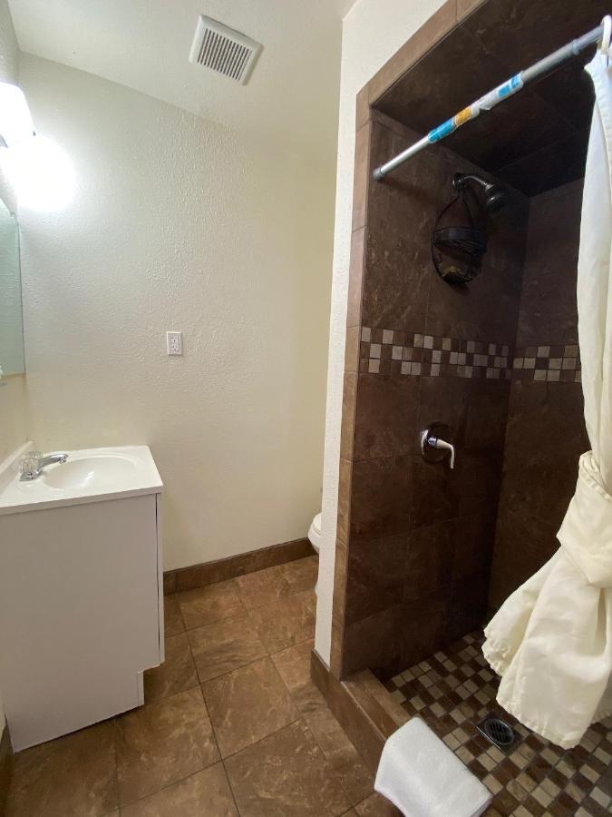 Economy Inn Paso Robles Extérieur photo