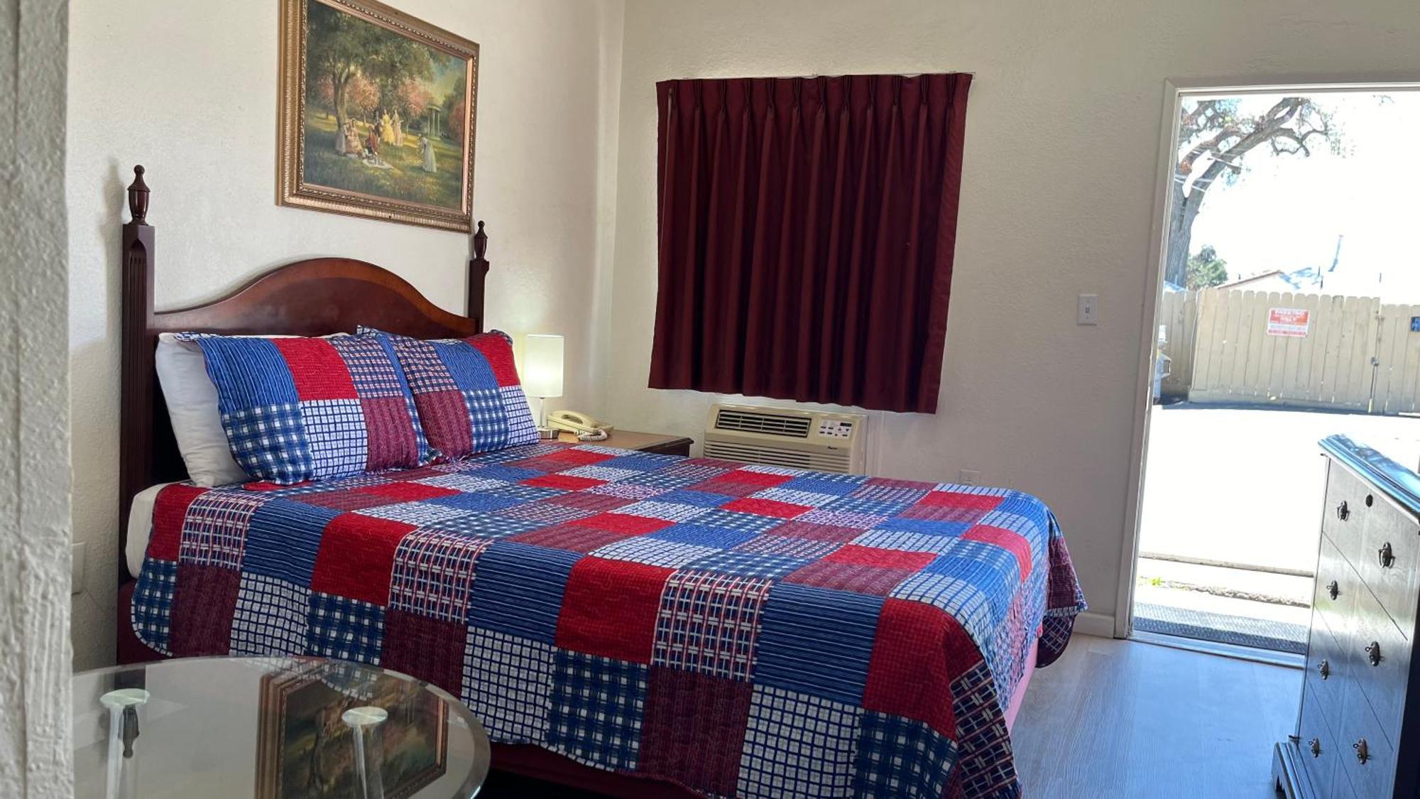 Economy Inn Paso Robles Extérieur photo