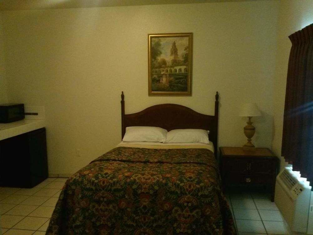 Economy Inn Paso Robles Extérieur photo