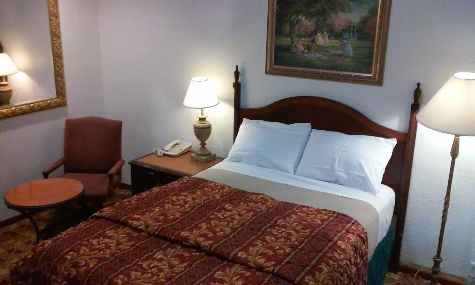 Economy Inn Paso Robles Extérieur photo